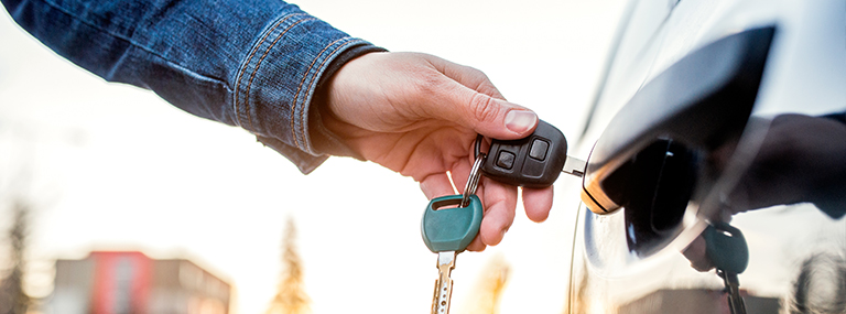 AXA Car Insurance for Women - Tailor your cover